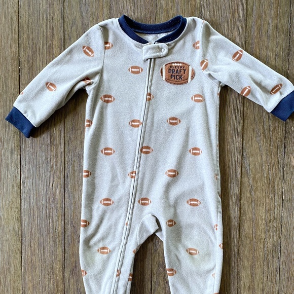 4/$20 Carter’s footie pajamas 12 month - Picture 2 of 8
